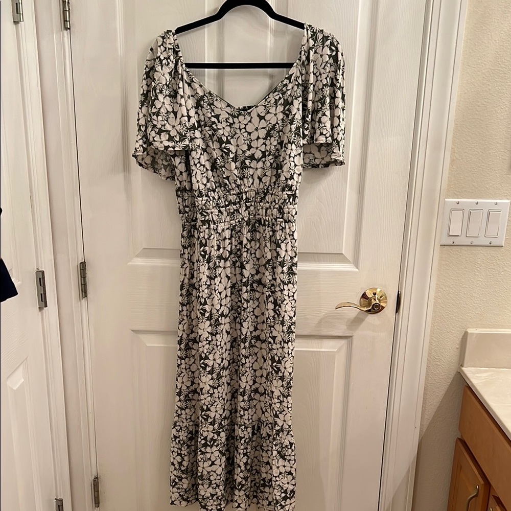Elegant Black and White Floral Dress